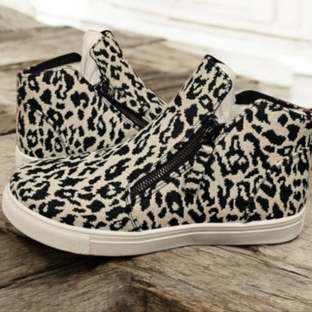 NIB Blowfish Leopard Print Black And White Women's Platform Sneakers--Size 10